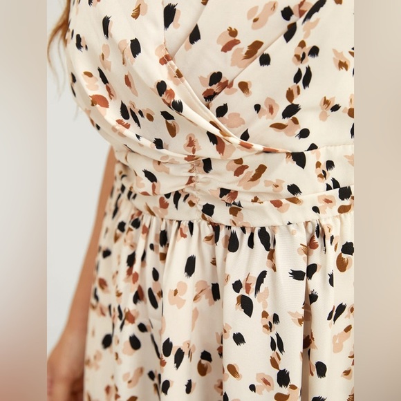 18/20 BloomChic all over print dress - Picture 4 of 5